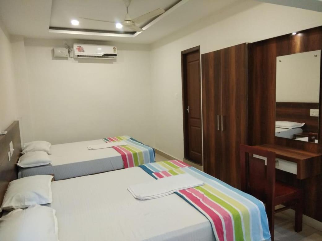 Tirur Tourist Home Exteriör bild